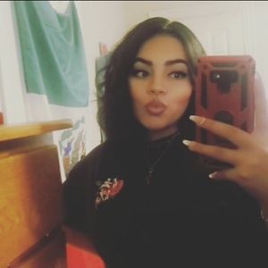 Meet your Posher, Elena